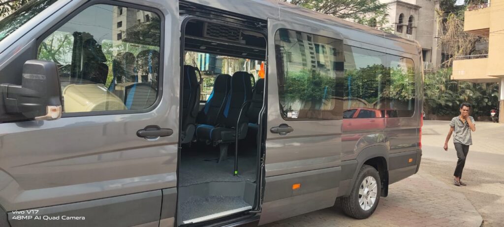 12 seater tempo traveller on rent in nagpur​