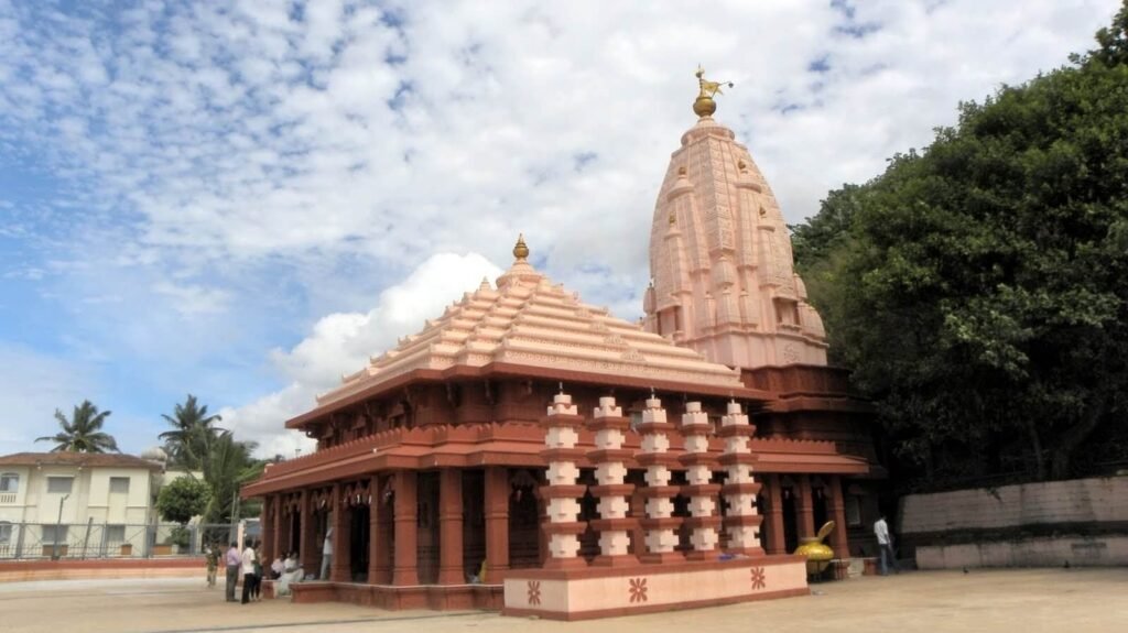 3. Ganpatipule Temple – The Coastal Pilgrimage